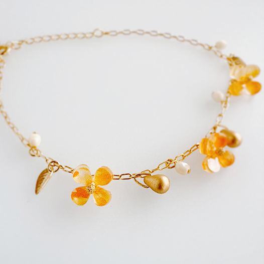 flowers bloom（耳飾りとブレスレットセット）